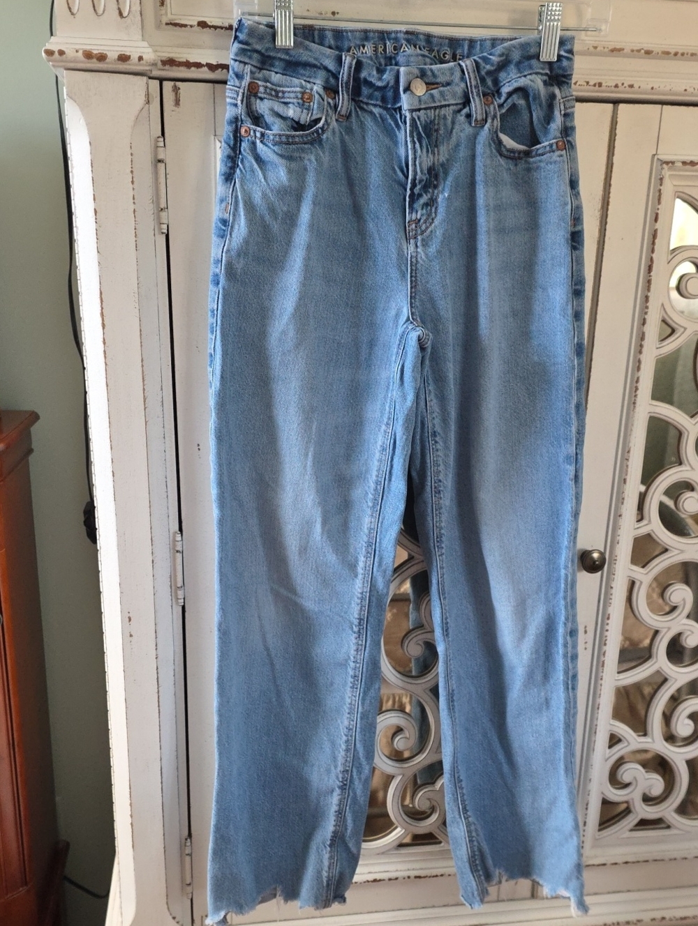 American Eagle Strigid Curvy High-Waisted Stovepipe Jeans Size 0 Raw Hem